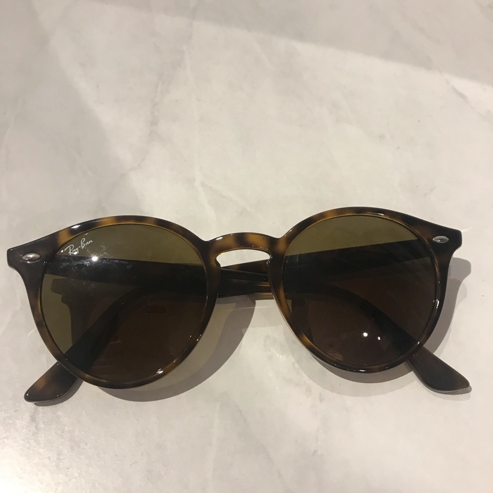 Ray-Ban round cat eye sunglasses - Picture 2 of 5
